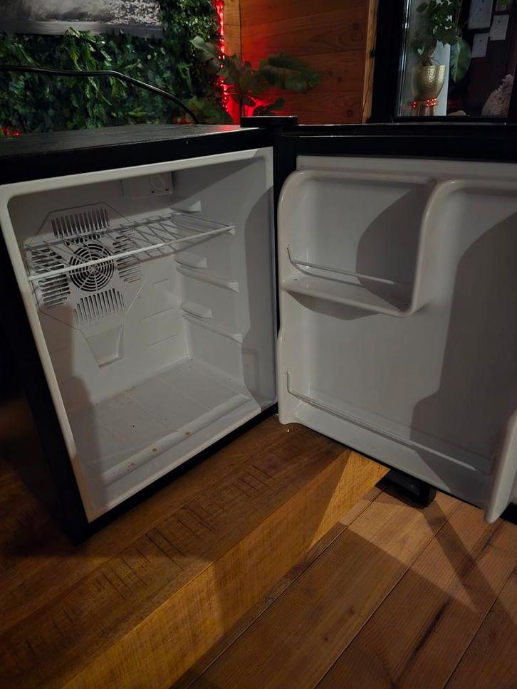 Kleine Tafelkoelkast - Compact & Handig!, Witgoed en Apparatuur, Koelkasten en IJskasten, Gebruikt, Zonder vriesvak, Minder dan 75 liter