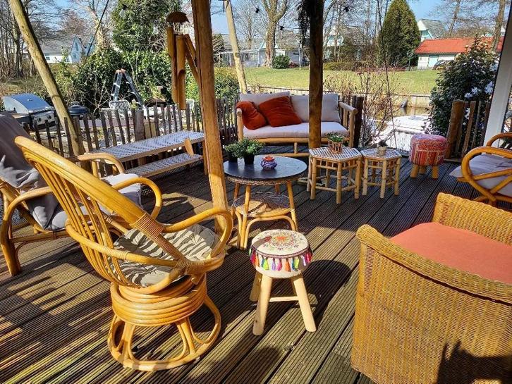 Te huur ons chalet direct aan het water!! Nog vrij tot 1 aug, Caravans en Kamperen, Overige Caravans en Kamperen, Zo goed als nieuw