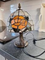 Schattig tiffany tafellampje, Huis en Inrichting, Lampen | Wandlampen, Ophalen of Verzenden, Zo goed als nieuw