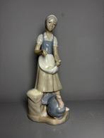 Porseleinen beeldje Nadal Spanje – boerin met kalkoen, Verzamelen, Beelden en Beeldjes, Ophalen of Verzenden, Zo goed als nieuw