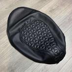 UITVERKOOP! Zadelhoes Piaggio Zip custom buddydek, Piaggio, Info@jynkx.com, Jynkx, Nieuw