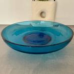 Glazen schaal, blauw, Huis en Inrichting, Woonaccessoires | Schalen en Manden, Schaal, Rond, Ophalen of Verzenden, Glas