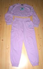 Bershka roze joggingpak maat 170 (S) met borduur van de, Kinderen en Baby's, Kinderkleding | Maat 170, Gebruikt, Meisje, Sport- of Zwemkleding