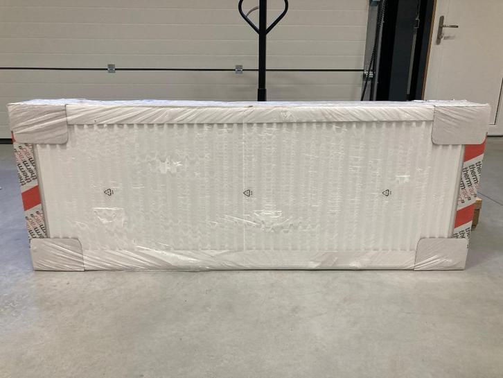 Goedkope Thermrad Super-8 Compact radiatoren, Doe-het-zelf en Verbouw, Verwarming en Radiatoren, Nieuw, Radiator, 30 tot 80 cm