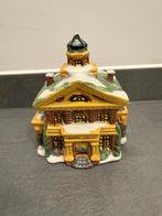 Keramisch huisje 'Central Station' decoratie kerstdorp, Ophalen of Verzenden, Zo goed als nieuw