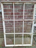 IJzeren sierhekje, gebruikt als anti inbraak voorzet raam., Ophalen