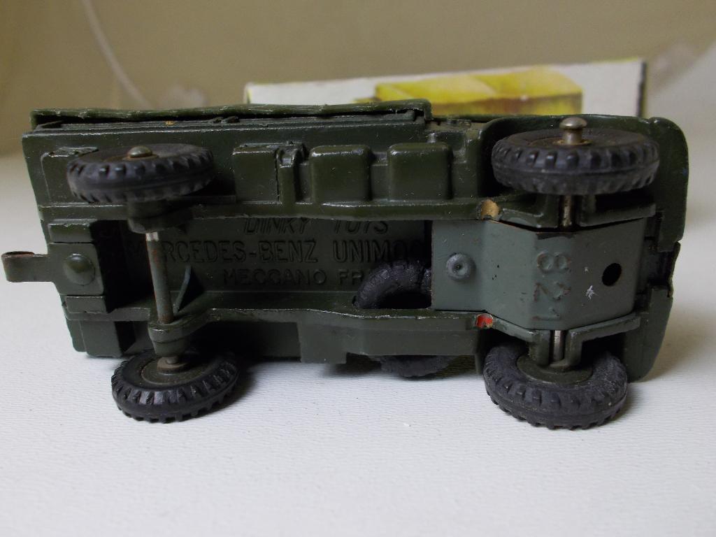1961 Dinky Toys 804 MERCEDES-BENZ UNIMOG + HUIF (-H-) I.g.st, Ophalen of Verzenden, Zo goed als nieuw, Bus of Vrachtwagen, Dinky Toys