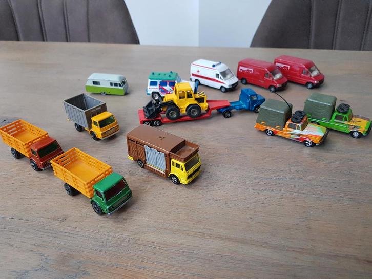 15 diverse miniaturen, Hobby en Vrije tijd, Modelauto's | Overige schalen, Gebruikt, Bus of Vrachtwagen, Ophalen of Verzenden