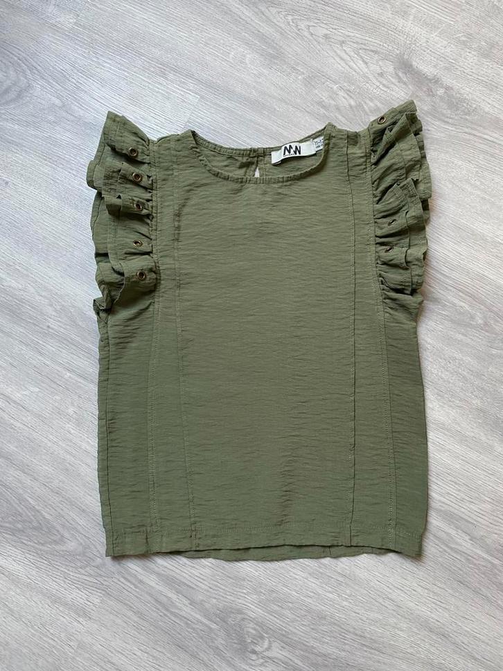 Legergroen shirtje, Kinderen en Baby's, Kinderkleding | Maat 122, Zo goed als nieuw, Meisje, Shirt of Longsleeve, Ophalen of Verzenden