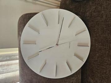 Wandklok Karlsson beschikbaar voor biedingen