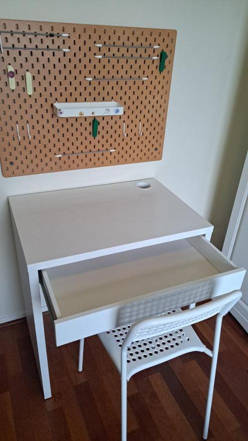 IKEA Kinderbureau + Stoel + Verzamelbord, Kinderen en Baby's, Kinderkamer | Tafels en Stoelen, Zo goed als nieuw, Tafel(s) en Stoel(en)