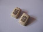 Vintage bling: beige oorbellen met strass en emaille, Ophalen, Overige materialen, Gebruikt, Beige