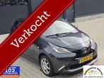 Toyota Aygo 1.0 VVT-i x-play, 2015, camera,, Auto's, Voorwielaandrijving, Euro 5, Gebruikt, Start-stop-systeem