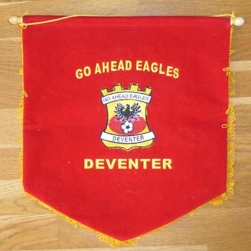 vaan voetbal Go Ahead Eagles geweven, luxe wedstrijdvaan, Verzamelen, Sportartikelen en Voetbal, Zo goed als nieuw, Vaantje of Sjaal
