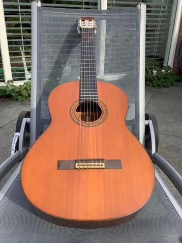 ‘Good old’ Yamaha G-235 gitaar
