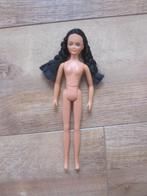 Barbie pop met gitzwart gevlochten lang haar Made in China, Ophalen of Verzenden, Zo goed als nieuw, Fashion Doll