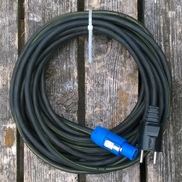 Spanningssnoer Powercon Schucko circa 6 meter, Muziek en Instrumenten, Kabels en Stekkers, Zo goed als nieuw, Apparatuur, Ophalen of Verzenden