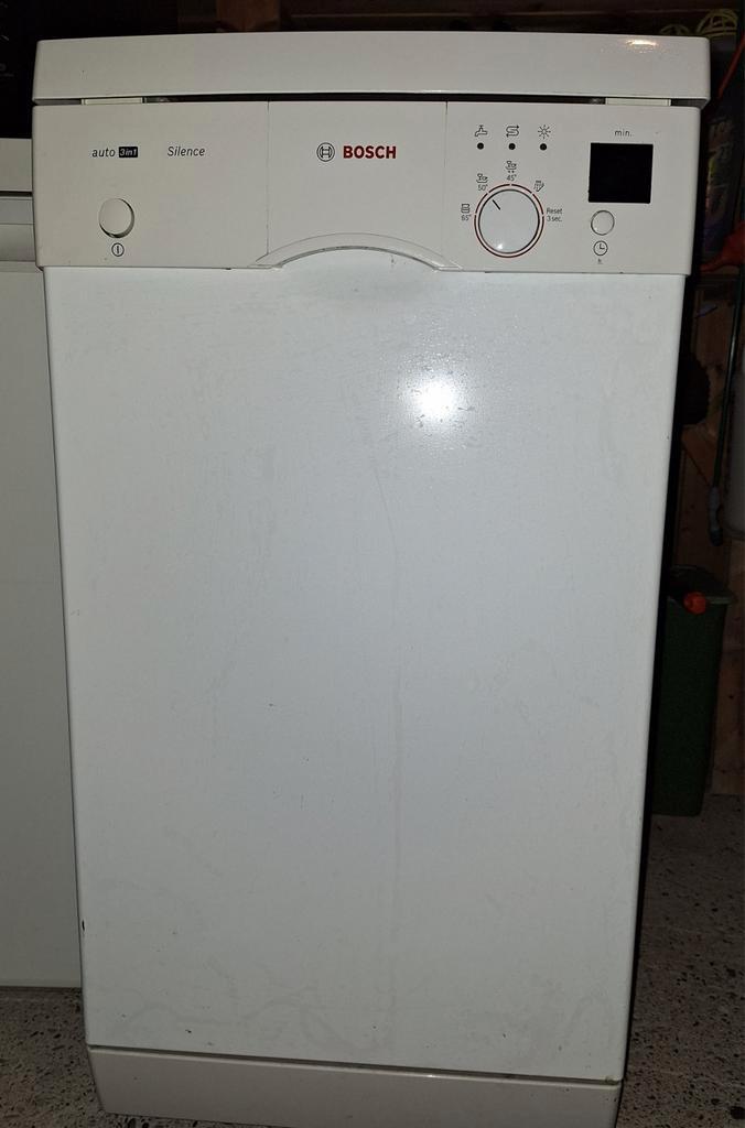 Bosch 'silence' afwasmachine 3in1- smal model, Witgoed en Apparatuur, Vaatwasmachines, Zo goed als nieuw, Vrijstaand, Minder dan 85 cm