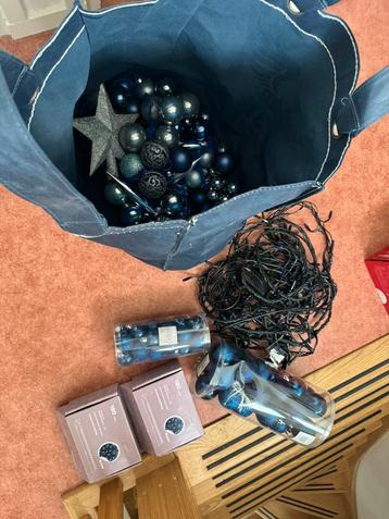 Kerstversiering blauw beschikbaar voor biedingen