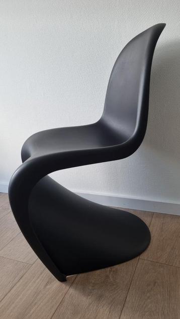 Vitra Panton S Chair zwart nieuwe hoogte uitvoering beschikbaar voor biedingen