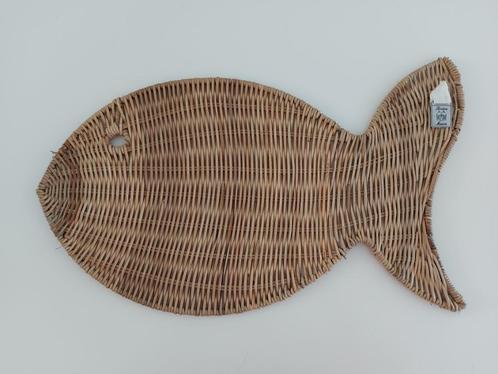 Riviera Maison rattan vis placemat, Huis en Inrichting, Woonaccessoires | Overige, Zo goed als nieuw, Ophalen