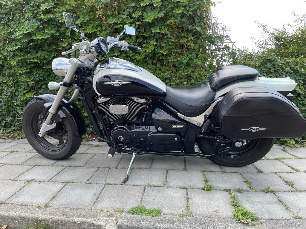 Suzuki M800 Intruder - 2009 - Zwart Wit, Motoren, Motoren | Suzuki, Cardan-aandrijving, 2 cilinders, Particulier, Meer dan 35 kW