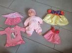 Pop met extra kleding setjes, Ophalen of Verzenden, Zo goed als nieuw, Babypop