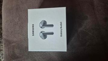 Galaxy Buds3 nooit gebruikt beschikbaar voor biedingen