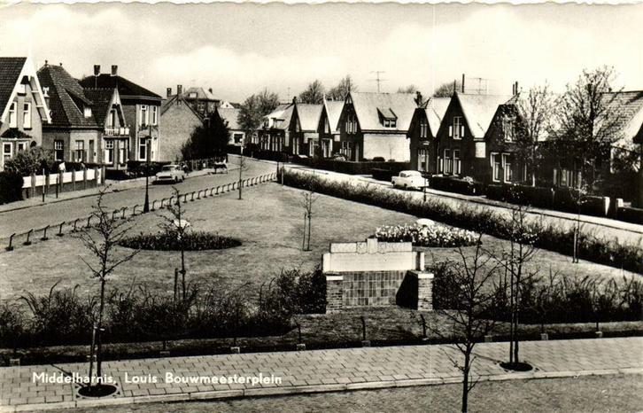 Middelharnis, Louis Bouwmeesterplein - auto - 1963? gelopen, Verzamelen, Ansichtkaarten | Nederland, Gelopen, Noord-Brabant, Voor 1920