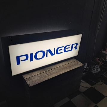 Pioneer Audio system's lichtbak  beschikbaar voor biedingen