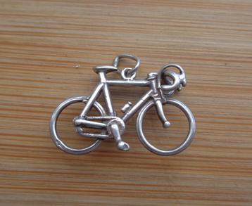 zilveren vintage bedel wielrennerfiets [973] beschikbaar voor biedingen