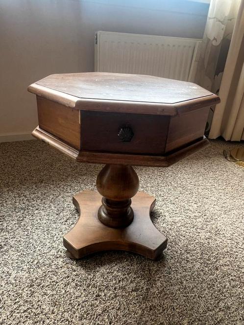 8-hoekig antiek bijzettafeltje, Huis en Inrichting, Tafels | Bijzettafels, Zo goed als nieuw, Rond, Minder dan 55 cm, Hout, Ophalen of Verzenden