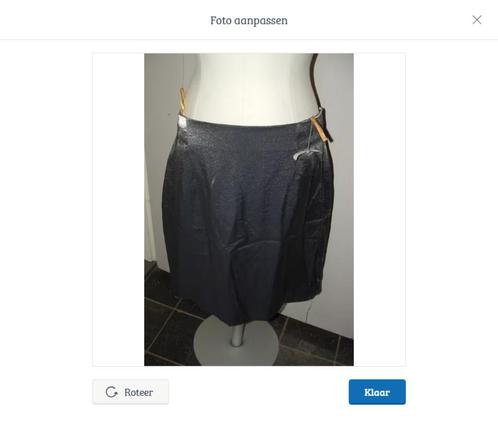 Nieuw! Grijs - zilver-kleurige H en G rok maat 44, Kleding | Dames, Rokken, Nieuw, Maat 42/44 (L), Grijs, Knielengte, Ophalen of Verzenden