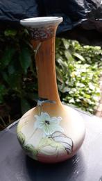 Antiek vaasje met florale decoratie in relief  Japanse stijl, Antiek en Kunst, Ophalen of Verzenden