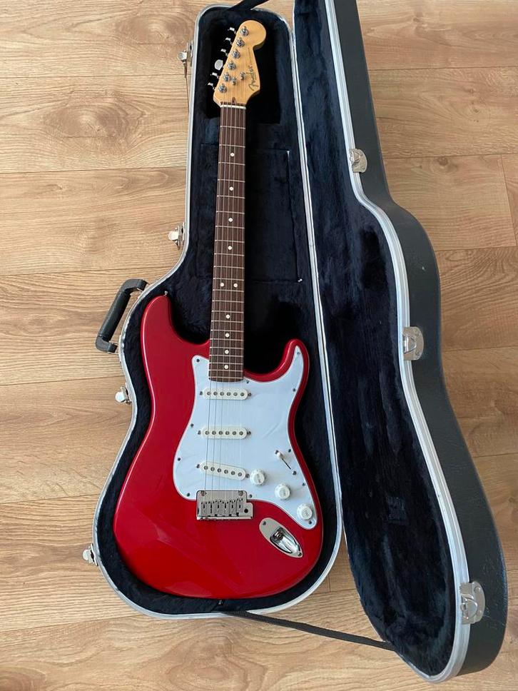 Fender Stratocaster USA (1995), volledig nieuw!!!, Muziek en Instrumenten, Snaarinstrumenten | Gitaren | Elektrisch, Zo goed als nieuw