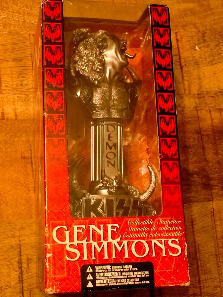 Kiss Gene Simmons Demon McFarlane Toys buste RARE, Verzamelen, Muziek, Artiesten en Beroemdheden, Zo goed als nieuw, Pop, Beeldje of Miniatuur