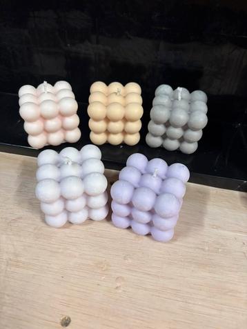 Handgemaakte bubbel kaarsen beschikbaar voor biedingen