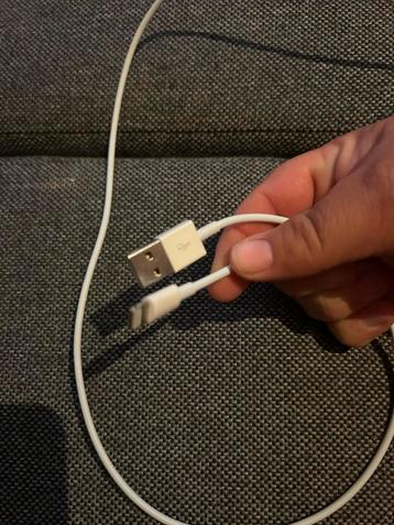 Ouderwetse en USB-C kabel iphone beschikbaar voor biedingen