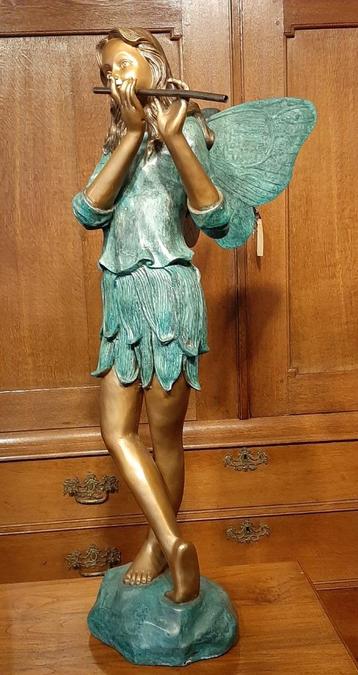 Bronzen beeld vrouw met fluit beschikbaar voor biedingen