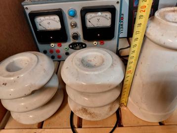 Porseleinen Isolatoren Set beschikbaar voor biedingen