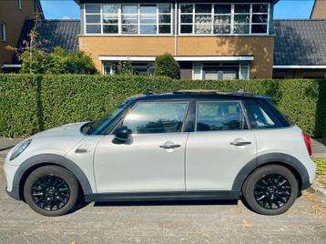Mini 1.5 Cooper 5D AUT. Schuif-kanteldak metallic wit beschikbaar voor biedingen