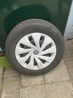 Winterbanden Volkswagen Polo met Wieldoppen, Auto-onderdelen, Ophalen, 15 inch, Banden en Velgen, 185 mm