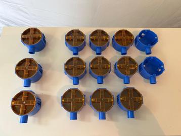 Inbouwdoos 14 stuk beschikbaar voor biedingen