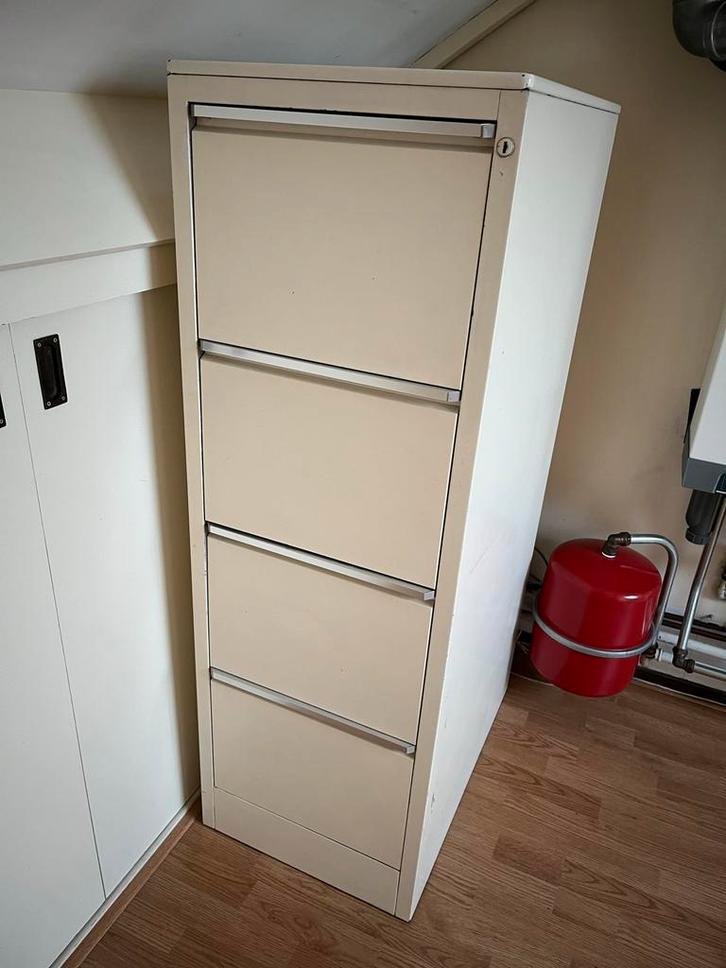 GRATIS Metalen ladekast met 4 lades, Huis en Inrichting, Kasten | Roldeurkasten en Archiefkasten, Gebruikt, 100 tot 150 cm, Minder dan 50 cm