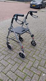 Lichtgewicht rollator met zit functie en stokhouder., Ophalen, Lichtgewicht, Zo goed als nieuw
