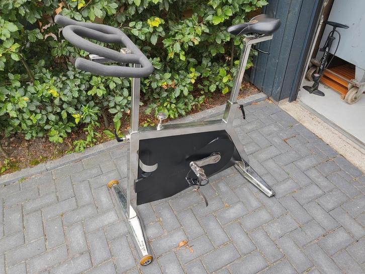 Masterbike Spinningfiets - Goede Staat, Sport en Fitness, Fitnessapparatuur, Gebruikt, Spinningfiets, Benen, Metaal, Ophalen