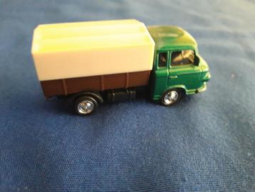  Barkas B1000 bakwagen met huif - 3-inch model ca 1:64 beschikbaar voor biedingen