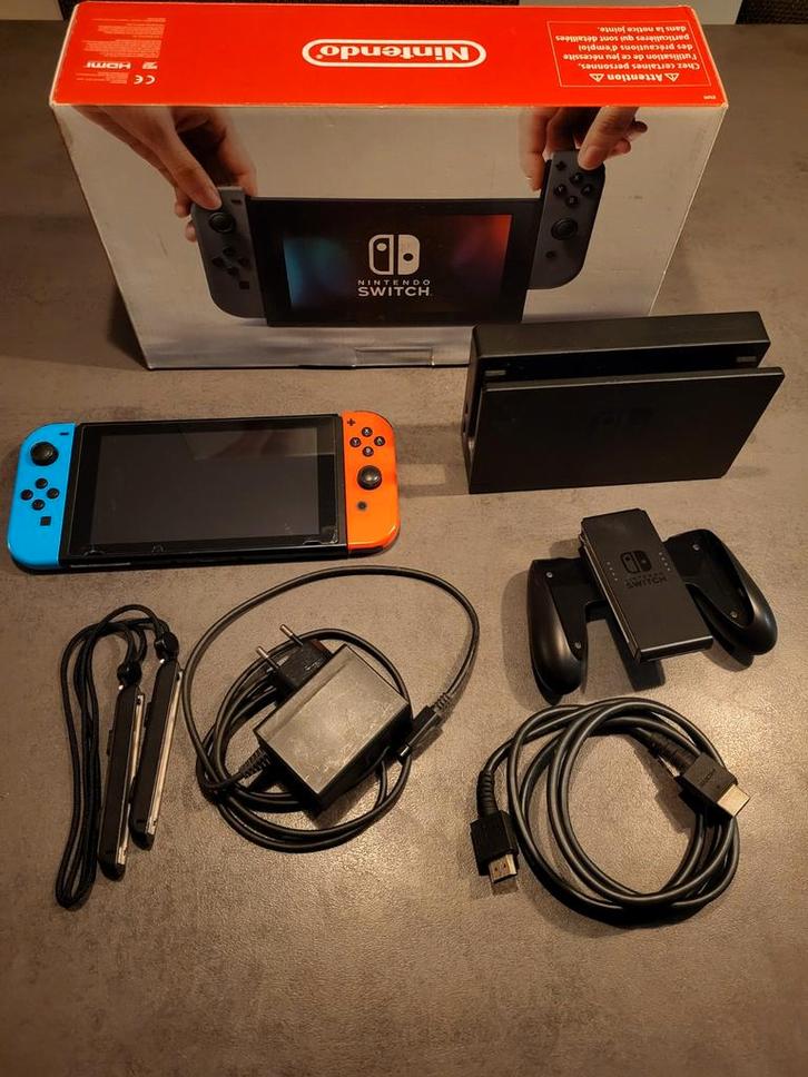 Nintendo Switch unpatched, Spelcomputers en Games, Spelcomputers | Nintendo Switch, Gebruikt, Switch Original, Met 1 controller