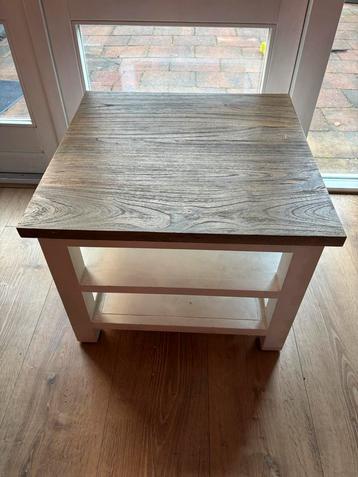 Salontafel wit/walnoot, massief hout 60x60 beschikbaar voor biedingen