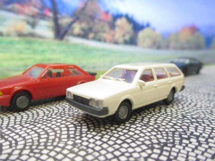 Volkswagen Passat B2 Variant - IMU creme-beige, Hobby en Vrije tijd, Modelauto's | 1:87, Nieuw, Ophalen of Verzenden